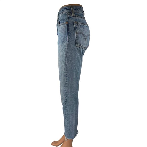 Levi's Wedgie Women's Blue Mid Rise Frayed Raw Hem Skinny Denim Jeans Pants 24 - Picture 2 of 6